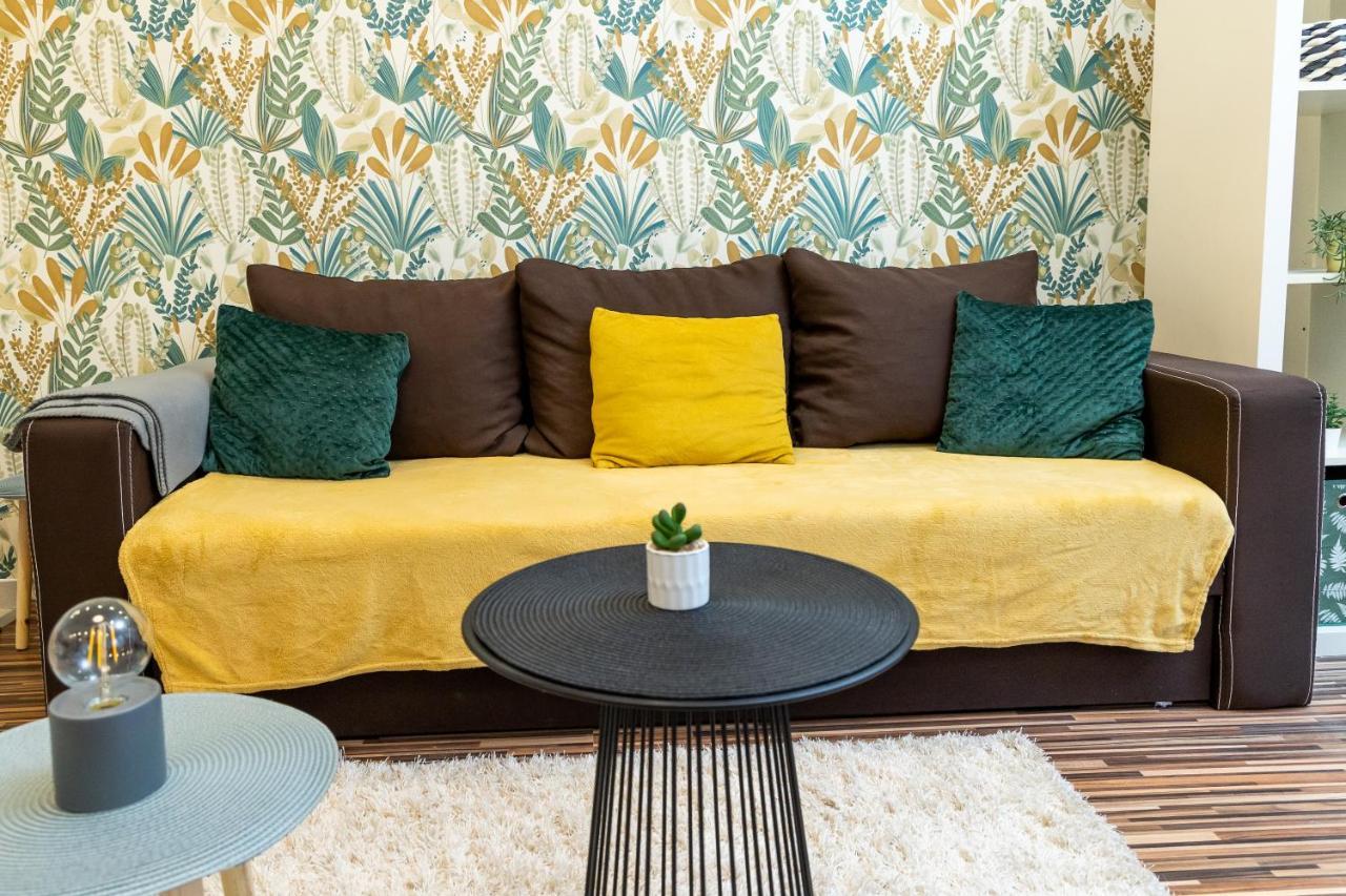 Wanderer Station Apartment Дебрецен Екстериор снимка