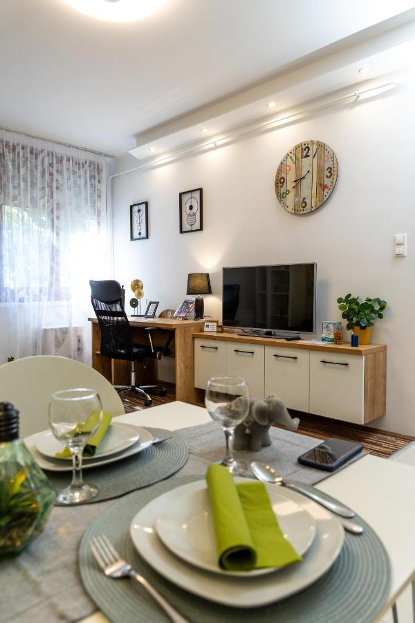 Wanderer Station Apartment Дебрецен Екстериор снимка